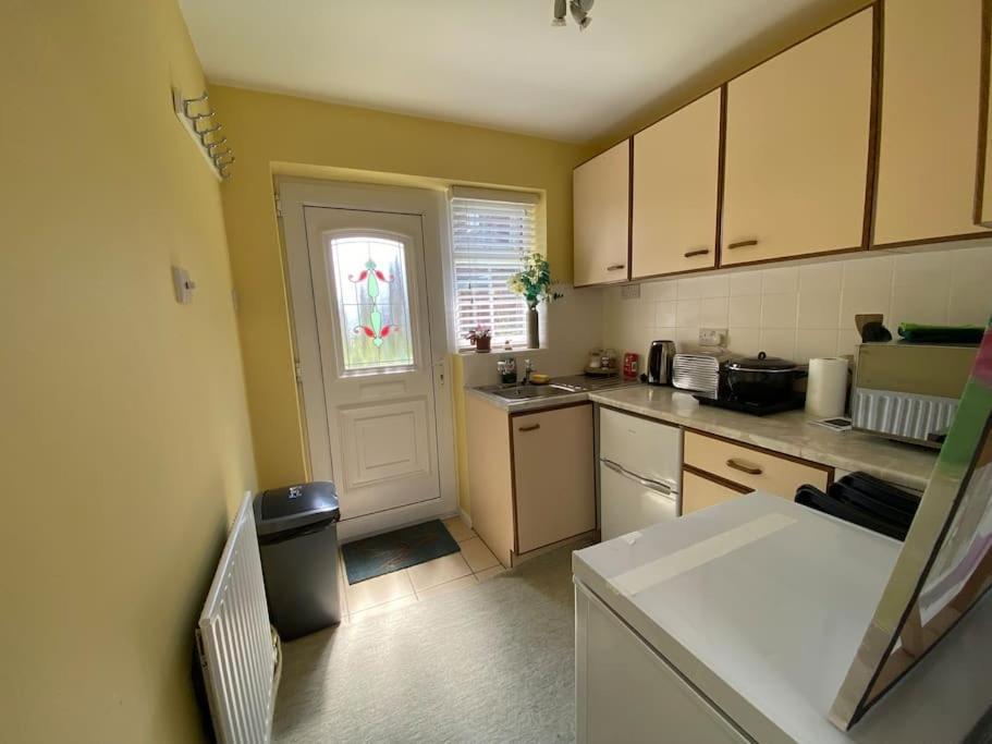Cosy Apartment With Private Access And Kitchenette In Guildford (Adults Only) Worplesdon Exterior foto