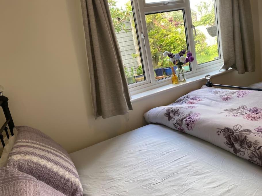 Cosy Apartment With Private Access And Kitchenette In Guildford (Adults Only) Worplesdon Exterior foto